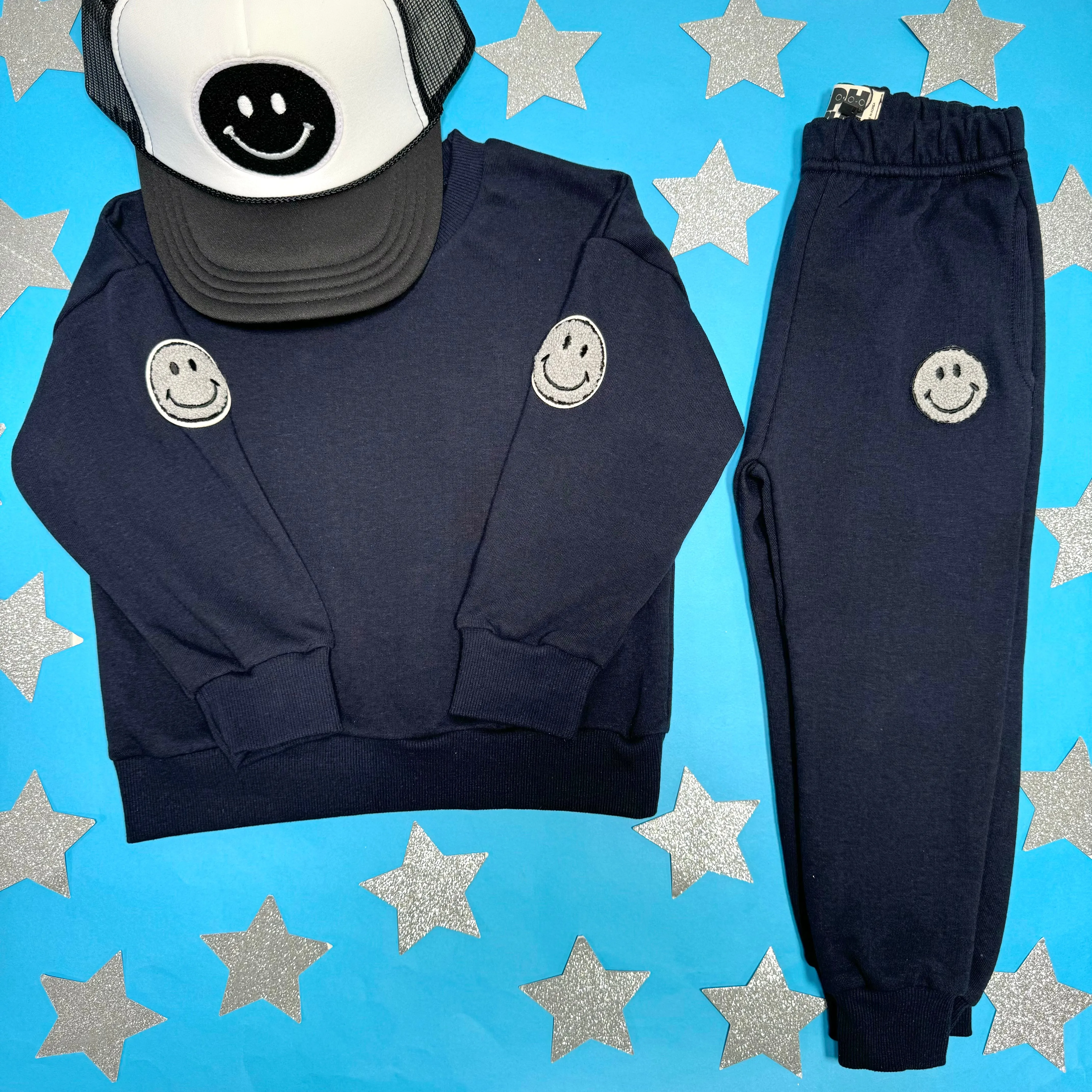SMILEY FACE PATCH SWEATSHIRT AND SWEATPANTS SET